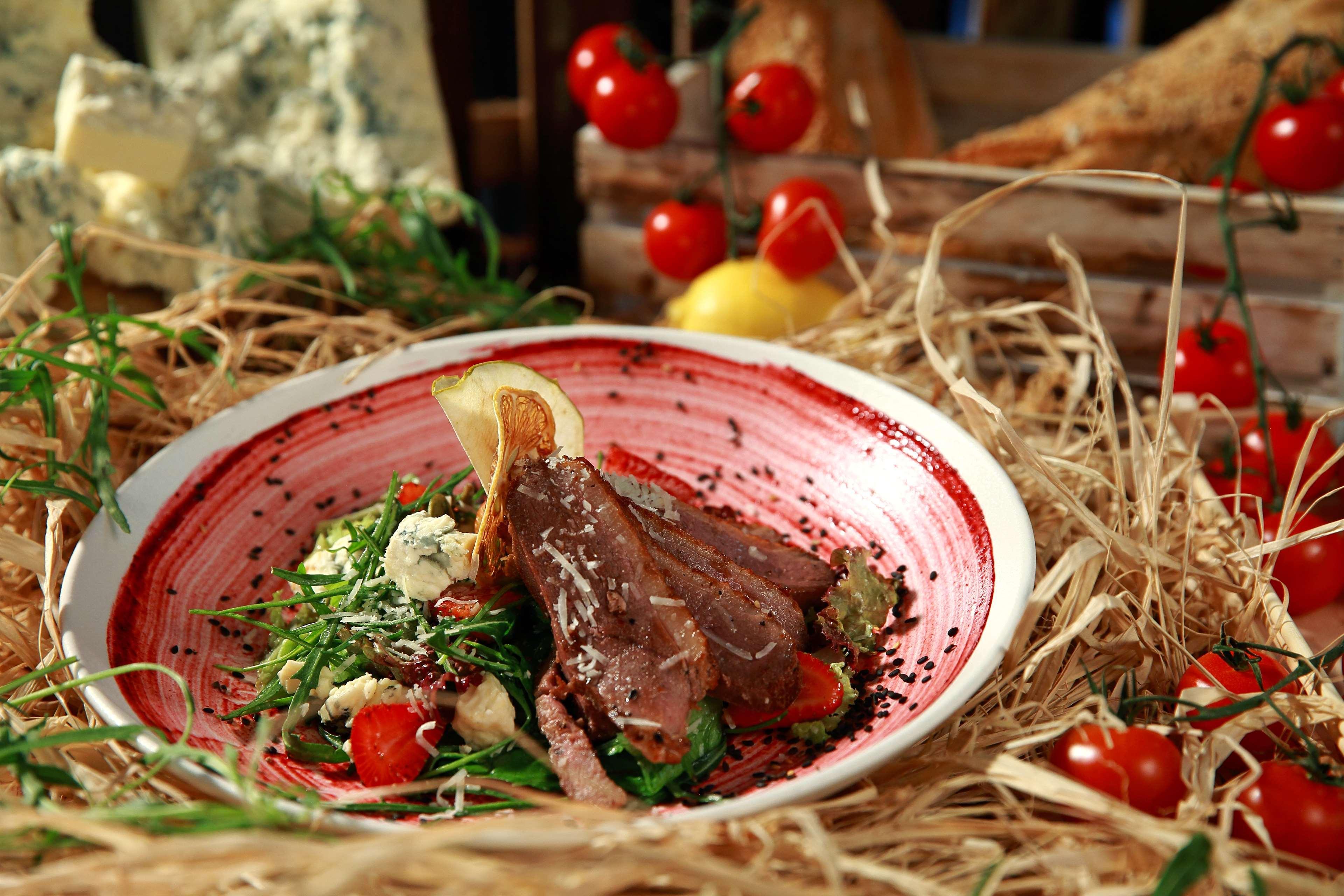 Radisson Blu Hotel エレバン エクステリア 写真 A typical Italian dish