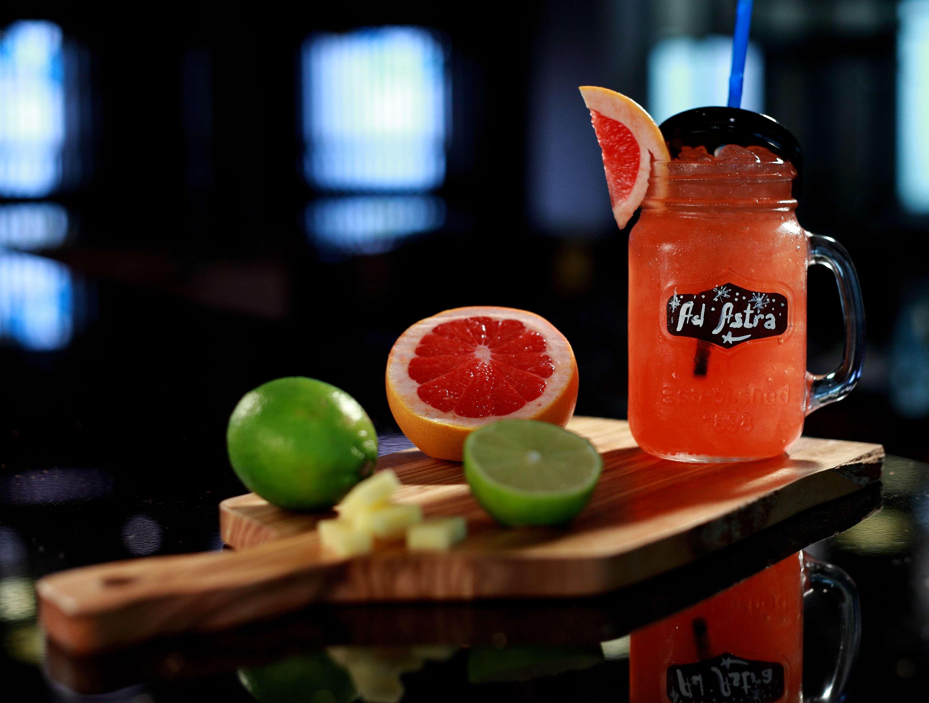 Radisson Blu Hotel エレバン エクステリア 写真 A grapefruit Paloma
