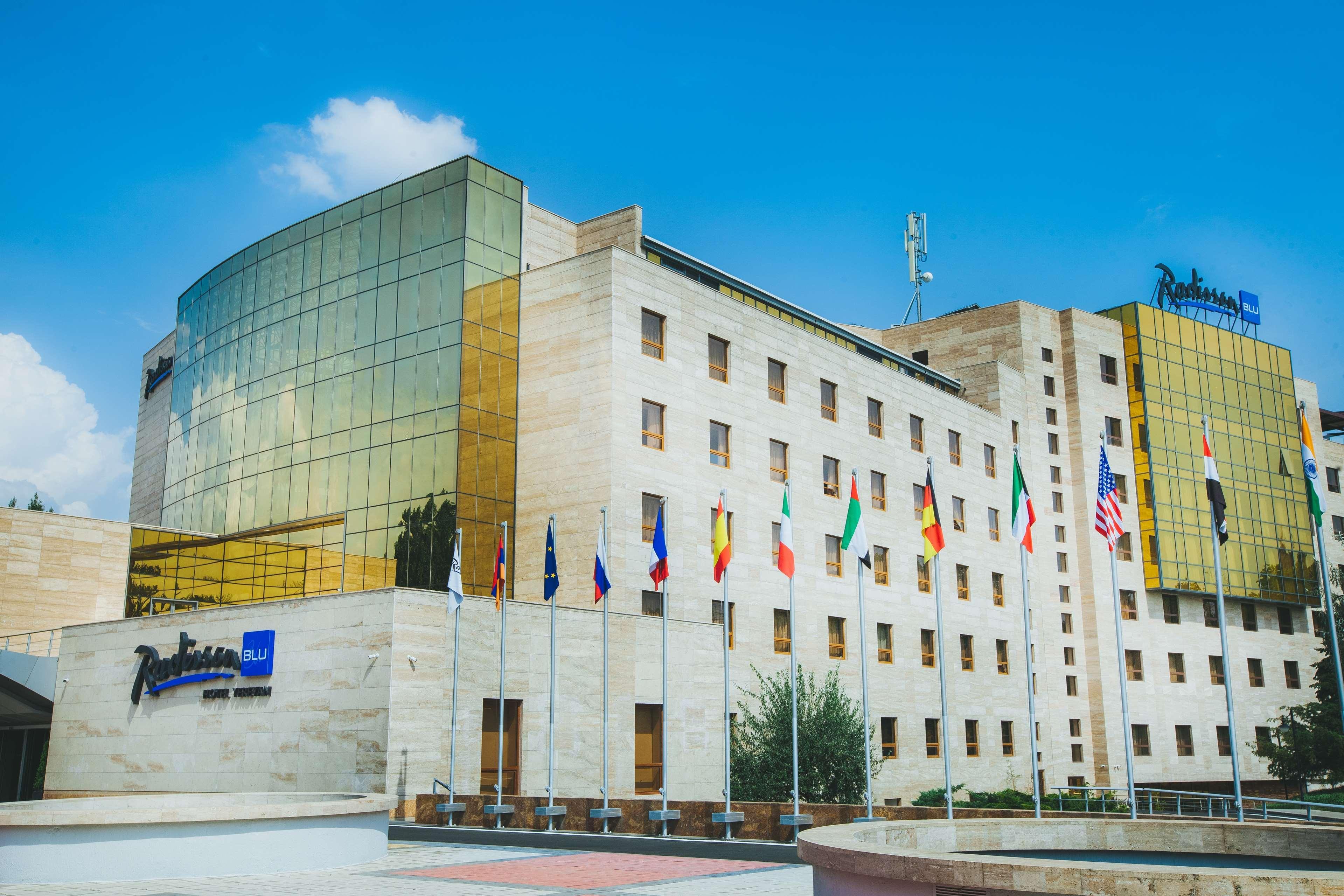 Radisson Blu Hotel エレバン エクステリア 写真 The Radisson Blu Hotel in Addis Ababa, Ethiopia