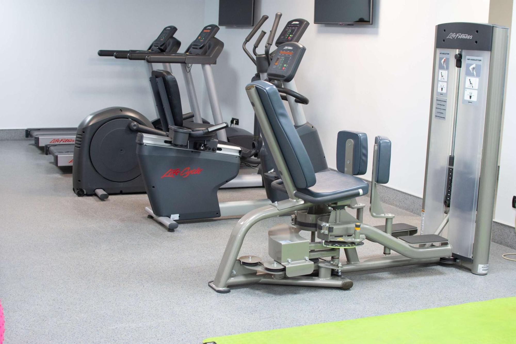 Radisson Blu Hotel エレバン エクステリア 写真 Elliptical trainer